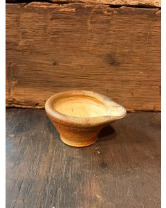 Dish with pour spout